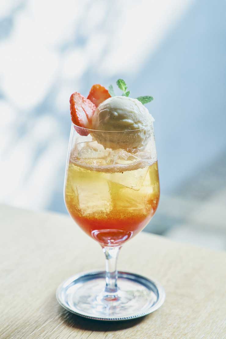 季節のフルーツクリームソーダ