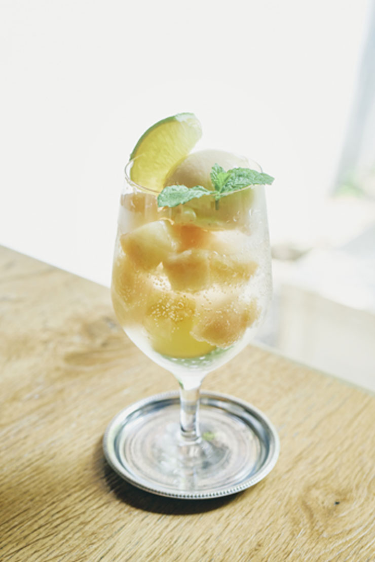 季節のフルーツクリームソーダ