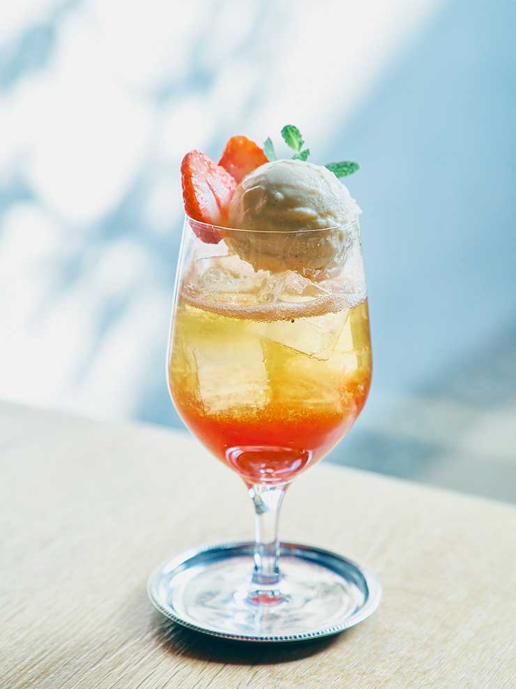 季節のフルーツクリームソーダ