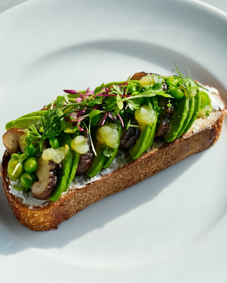 アボカドと椎茸のタルティーヌ