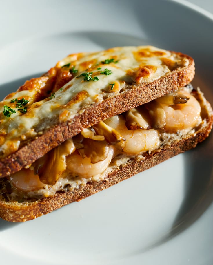 海老とキノコのチーズサンドイッチ